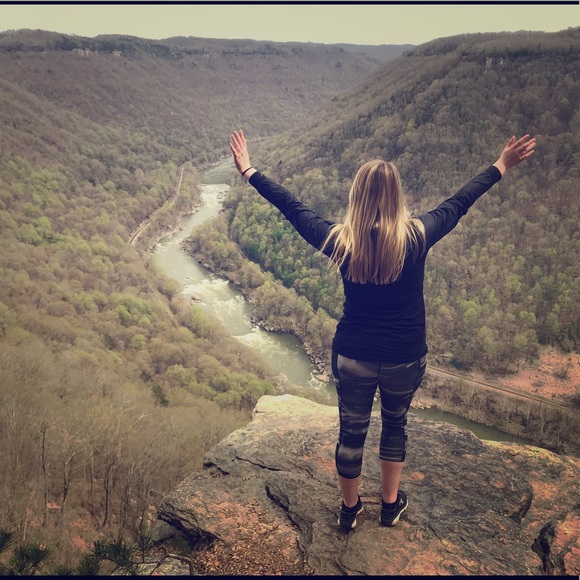 Meet your Posher, Tay - Picture 1 of 1